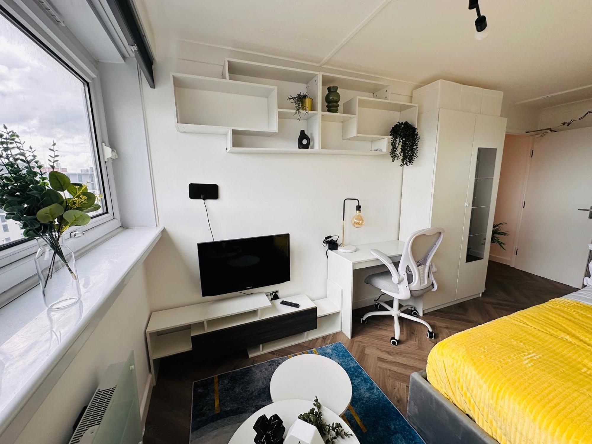 R1 - Private Room In Modern Shared Apartment, Each With Kitchenette, Central برمنغهام المظهر الخارجي الصورة