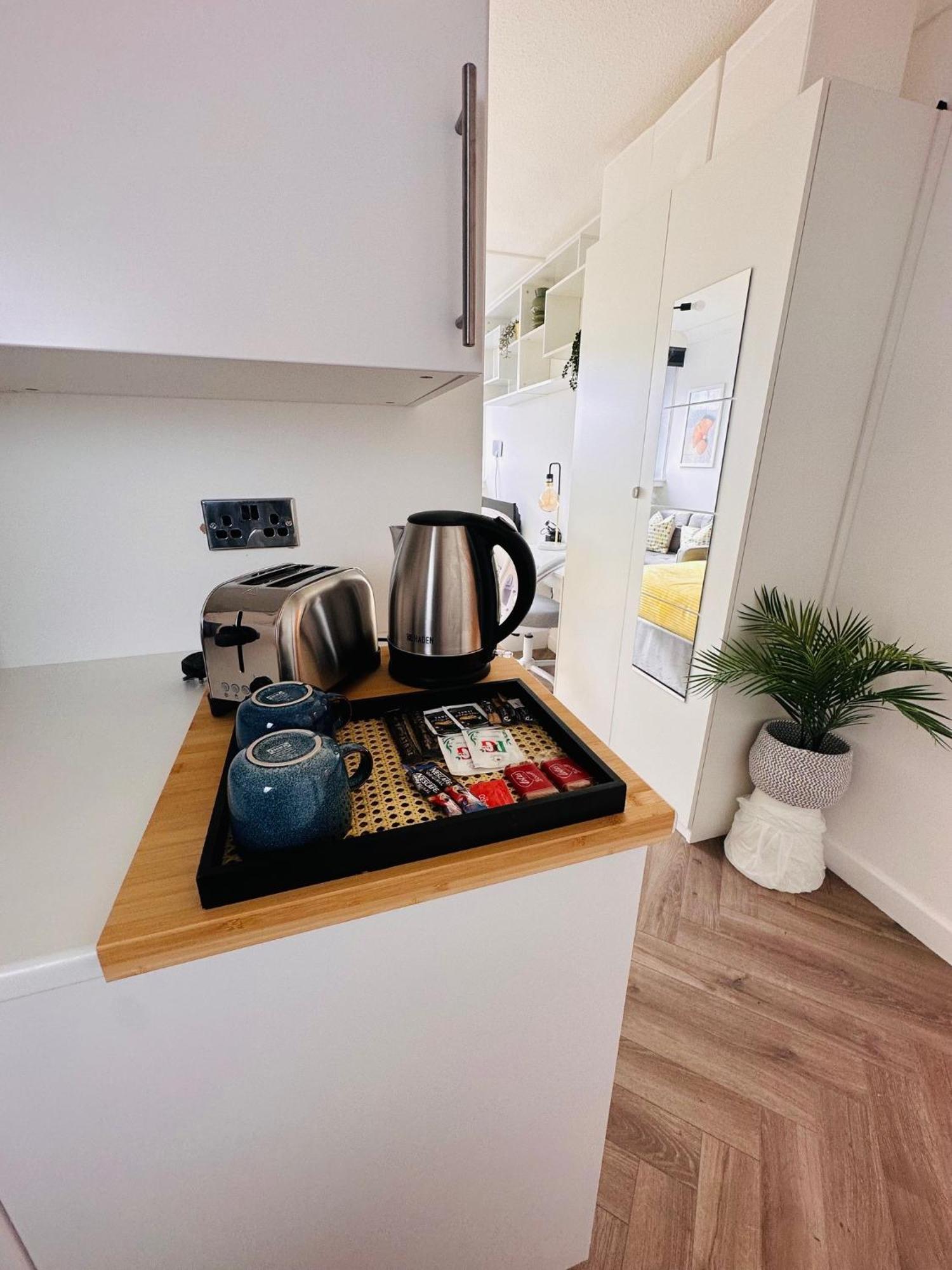 R1 - Private Room In Modern Shared Apartment, Each With Kitchenette, Central برمنغهام المظهر الخارجي الصورة