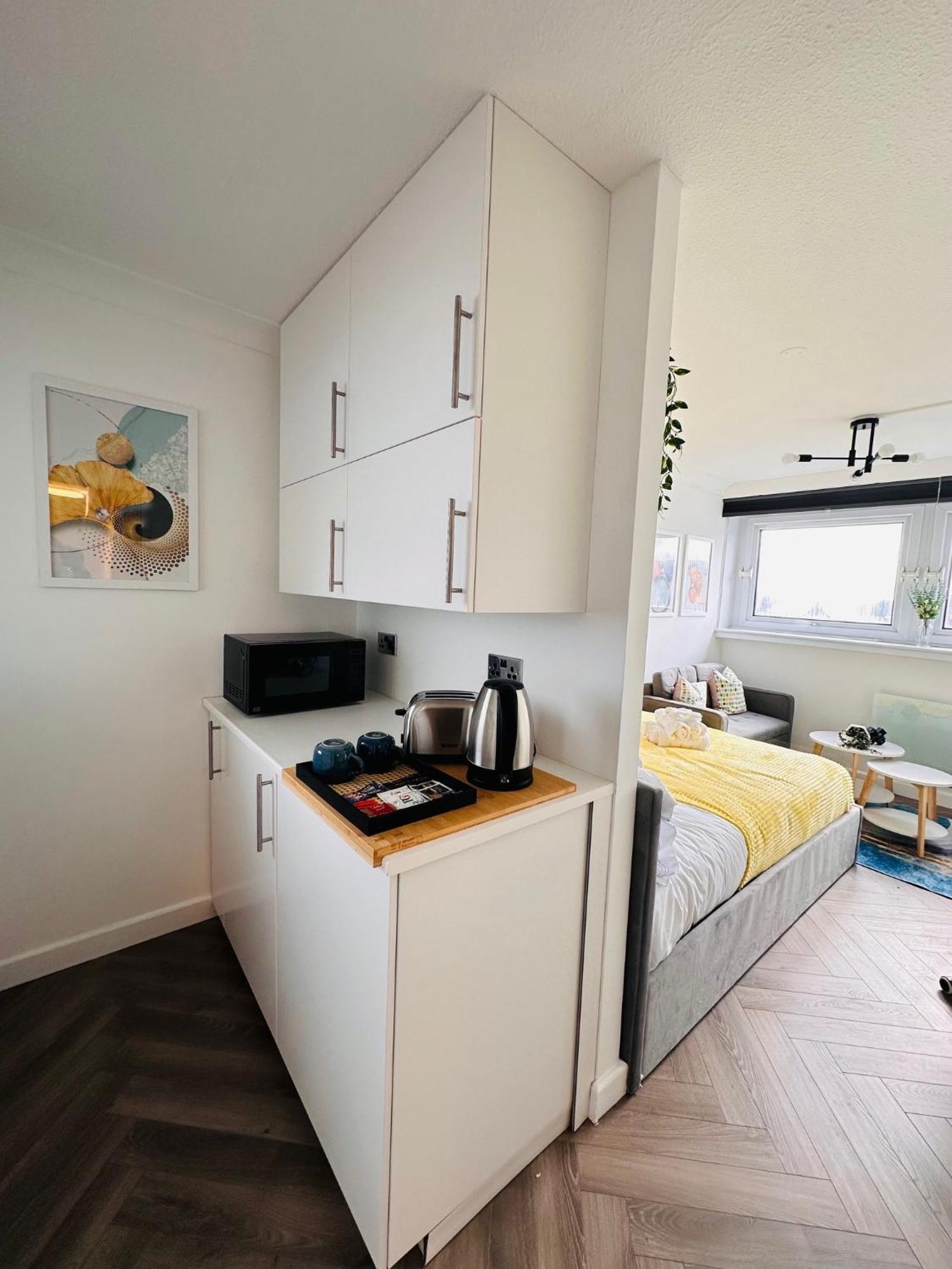 R1 - Private Room In Modern Shared Apartment, Each With Kitchenette, Central برمنغهام المظهر الخارجي الصورة