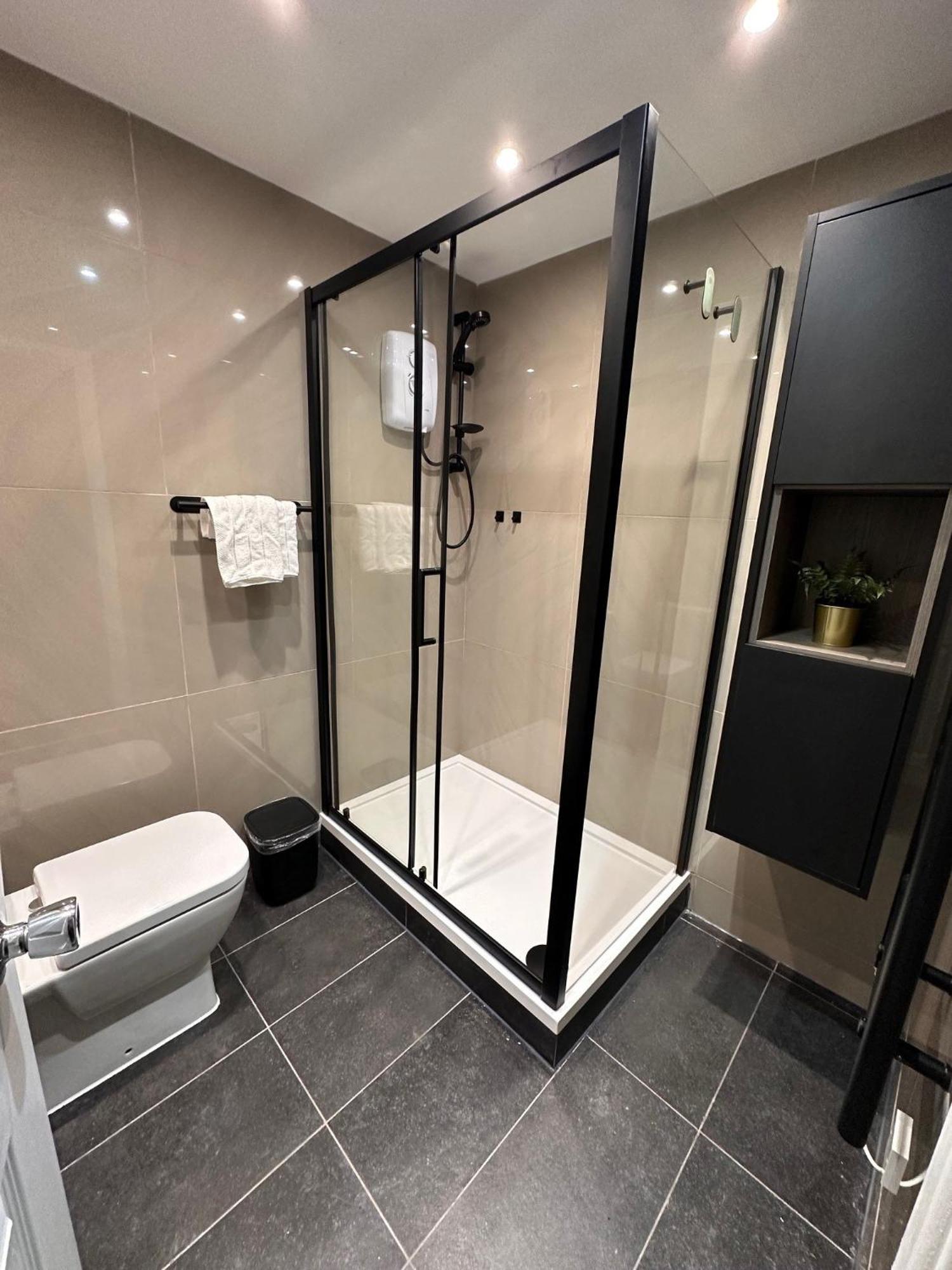 R1 - Private Room In Modern Shared Apartment, Each With Kitchenette, Central برمنغهام المظهر الخارجي الصورة